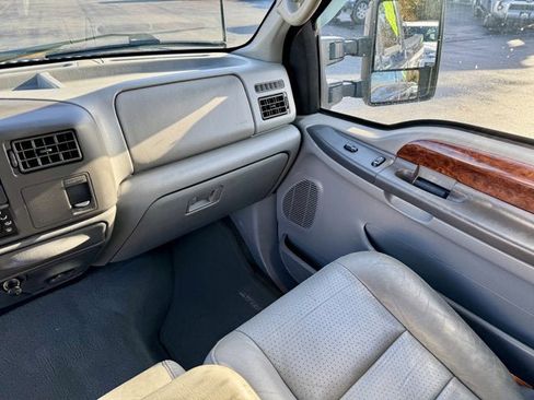 Used 2002 Ford F350 Lariat image 19
