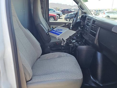 Used 2021 Chevrolet Express 2500 RWD image 14