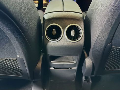 New 2026 Mercedes-Benz GLB 250 4MATIC image 28