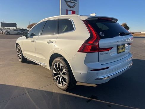 Used 2023 Volvo XC60 B5 Plus image 5