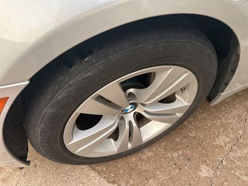 Used 2010 BMW 528i Sedan RWD image 2