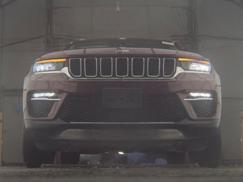 Used 2022 Jeep Grand Cherokee Limited image 3