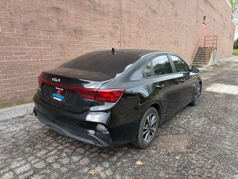 Used 2023 Kia Forte LXS w/ LXS Technology Package image 5