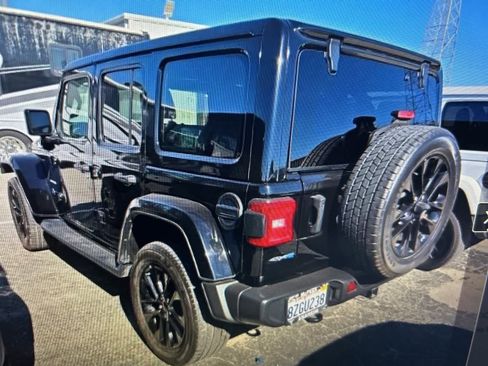 Used 2021 Jeep Wrangler Unlimited Sahara w/ Cold Weather Group image 4