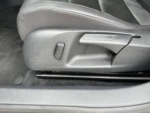 Used 2010 Volkswagen Jetta TDI FWD image 5
