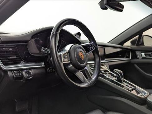 Used 2018 Porsche Panamera image 21