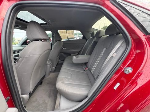 Used 2024 Hyundai Elantra SEL w/ Convenience Package FWD image 24