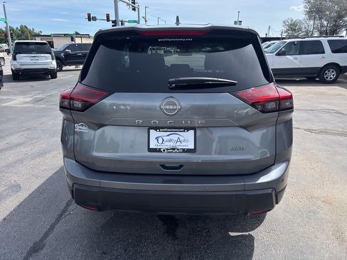 Used 2025 Nissan Rogue SV AWD/4WD image 7