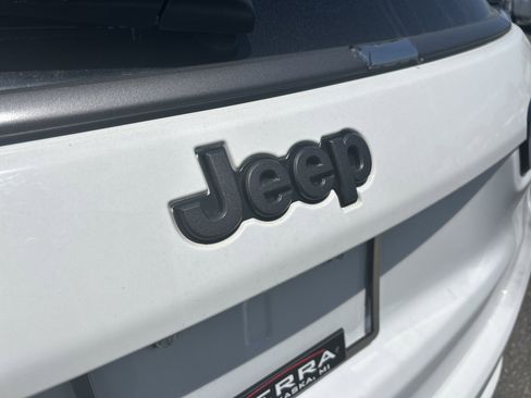 Used 2022 Jeep Compass High Altitude AWD/4WD image 25