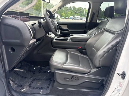 Used 2025 Ford Expedition Active AWD/4WD image 12