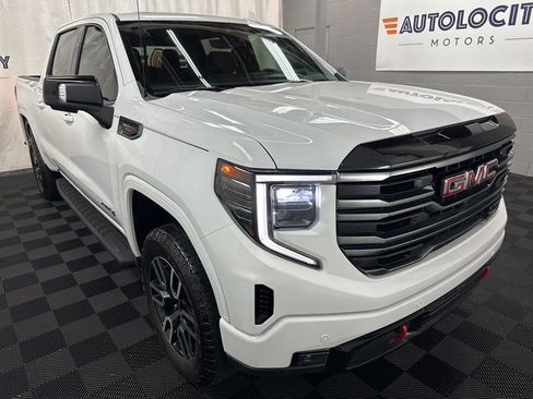 Used 2025 GMC Sierra 1500 AT4 w/ AT4 Premium Package AWD/4WD image 3