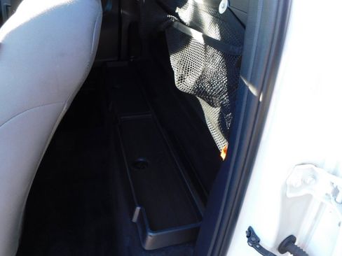 Used 2019 Toyota Tacoma SR image 10