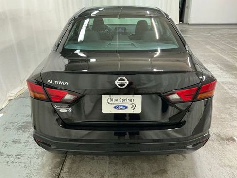 Used 2022 Nissan Altima 2.5 S FWD image 4