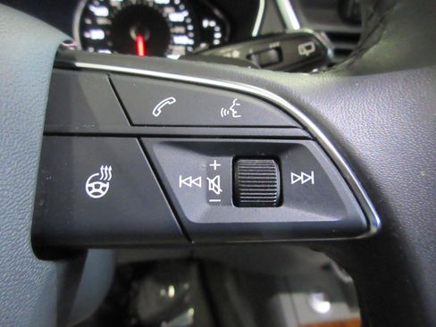 Used 2023 Audi Q5 2.0T Premium w/ Convenience Package AWD/4WD image 17