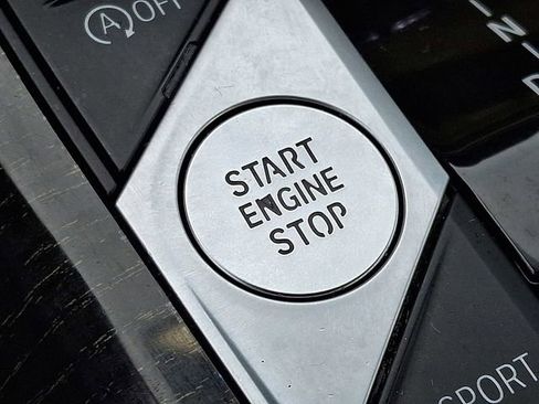 Used 2023 BMW 330i xDrive 330i xDrive w/ Premium Package image 30