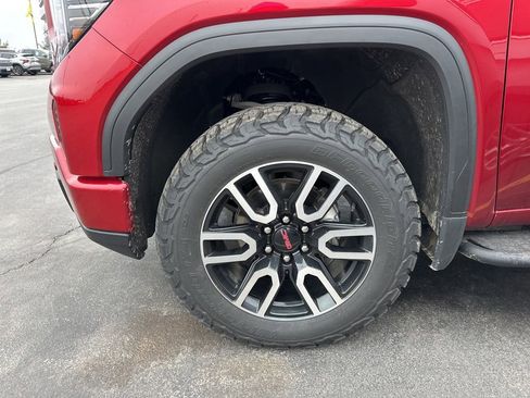 Used 2023 GMC Sierra 1500 AT4 w/ Technology Package image 19