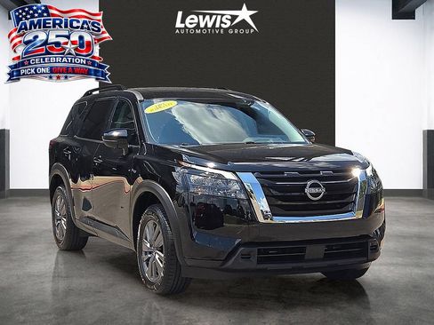 Used 2025 Nissan Pathfinder SV FWD image 6