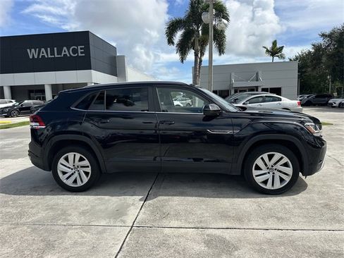 Used 2021 Volkswagen Atlas Cross Sport SE w/ Panoramic Sunroof Package image 9