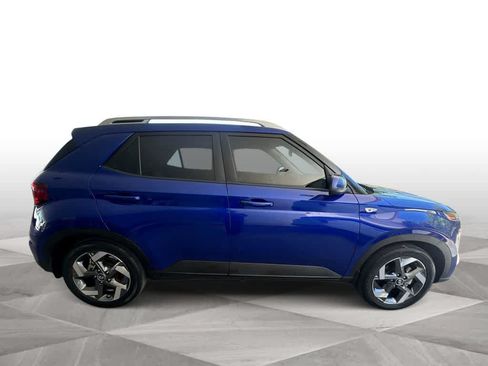 Used 2023 Hyundai Venue SEL FWD image 9
