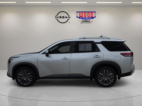 Used 2023 Nissan Pathfinder SL w/ SL Premium Package AWD/4WD image 9