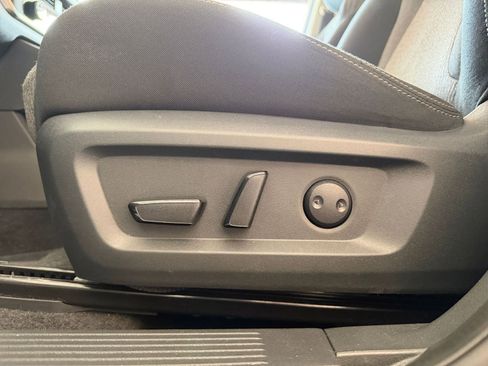 Used 2025 Nissan Rogue SV FWD image 22