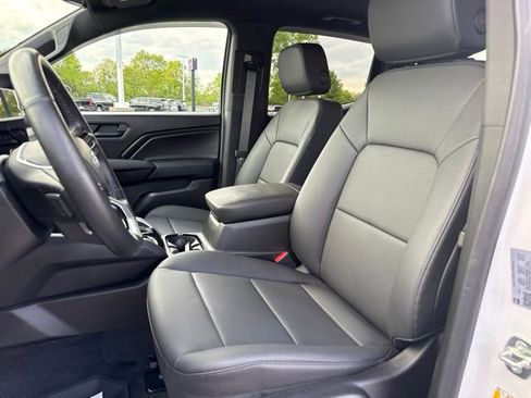 Used 2025 Chevrolet Colorado Trail Boss AWD/4WD image 19