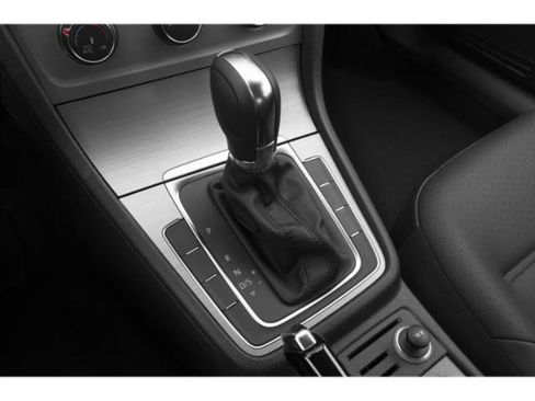 Used 2015 Volkswagen Golf TDI SE FWD image 14