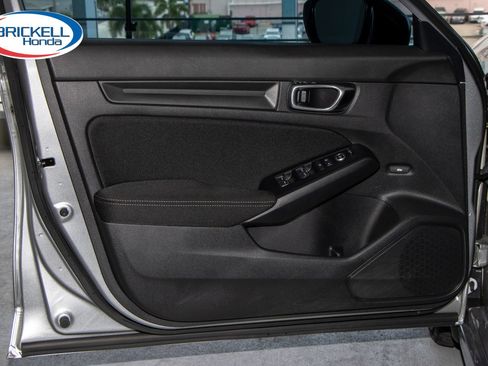 Used 2025 Honda Civic Sport image 10