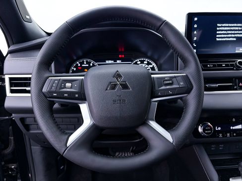 New 2026 Mitsubishi Outlander LE AWD/4WD image 20