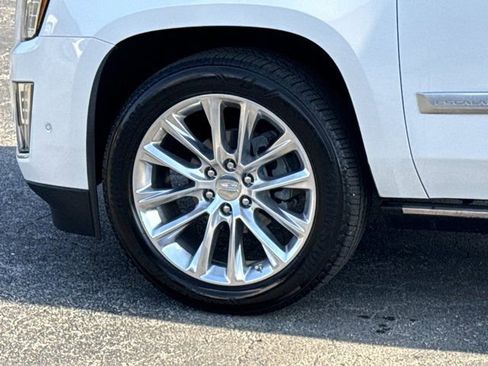 Certified 2019 Cadillac Escalade Premium Luxury RWD image 5