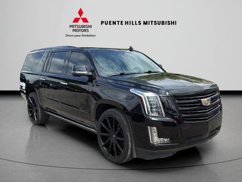 Used 2020 Cadillac Escalade ESV Platinum w/ Escalade Sport Edition AWD/4WD image 3
