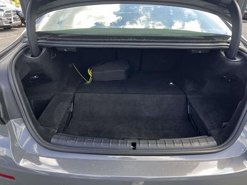 Used 2022 BMW 530e w/ Premium Package image 9