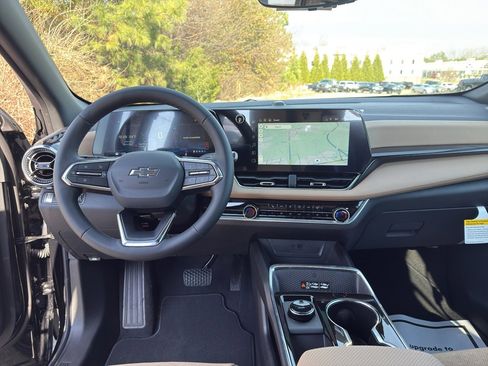 New 2026 Chevrolet Equinox ACTIV w/ Safety and Technology Package image 18