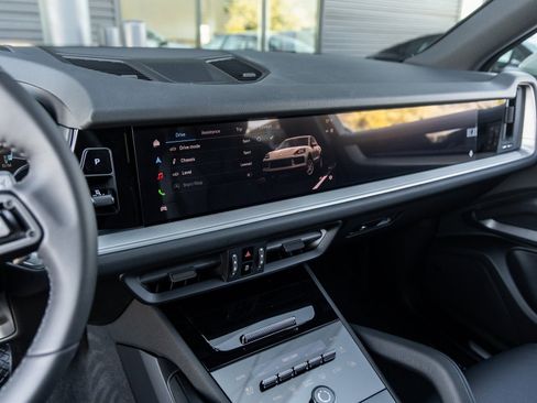 New 2026 Porsche Cayenne image 27