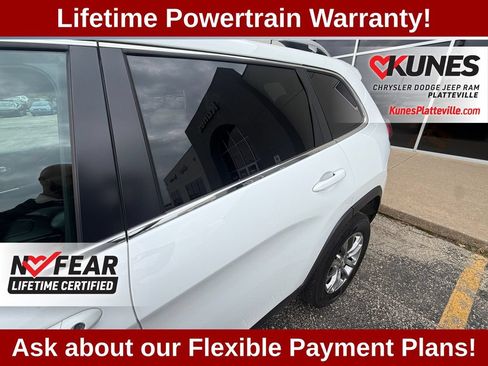 Used 2021 Jeep Cherokee Latitude Plus AWD/4WD image 34
