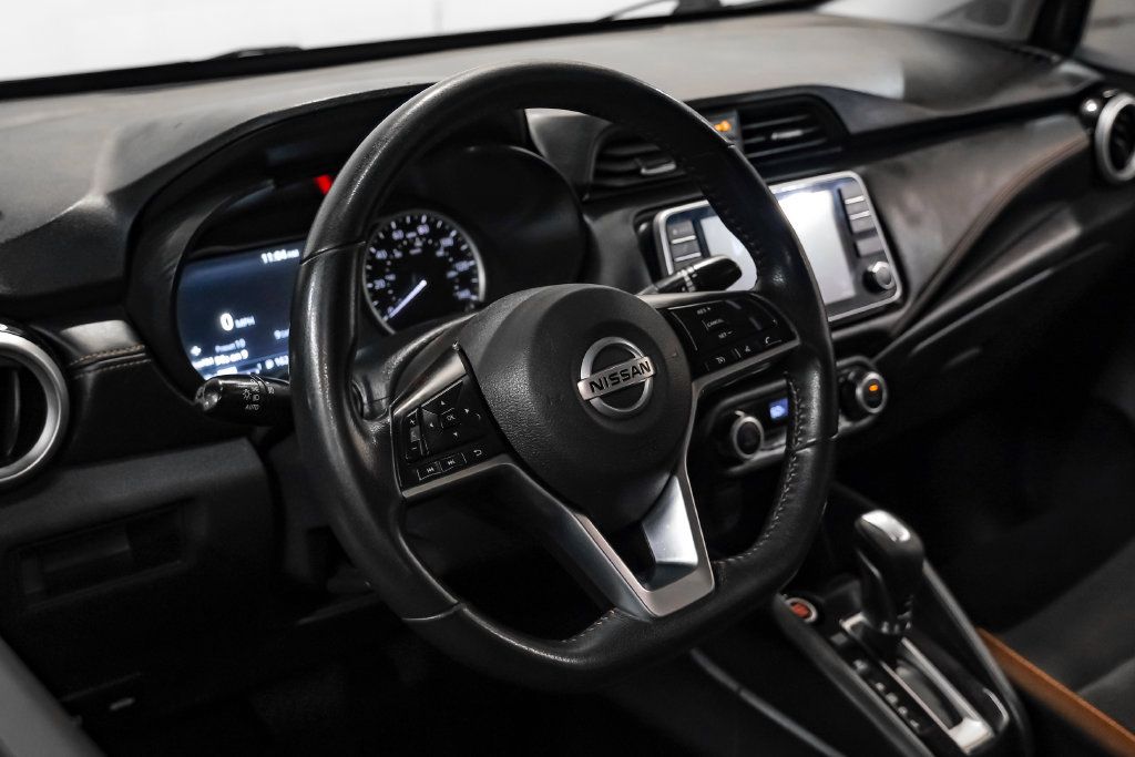 Used 2020 Nissan Versa SR FWD image 14