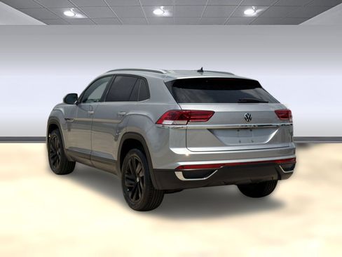 Used 2022 Volkswagen Atlas Cross Sport SE FWD image 3