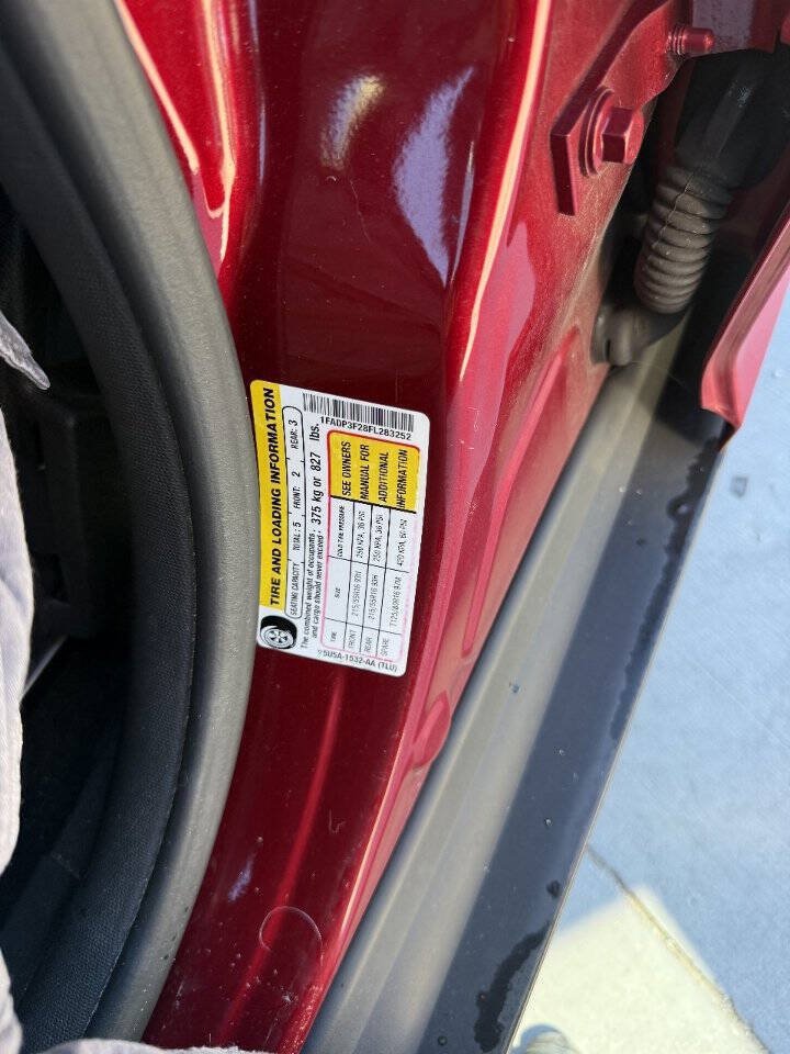 Used 2015 Ford Focus SE FWD image 26