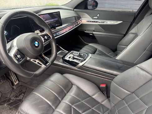 Used 2023 BMW 740i RWD image 7