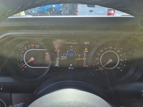 New 2025 Jeep Gladiator High Tide image 13