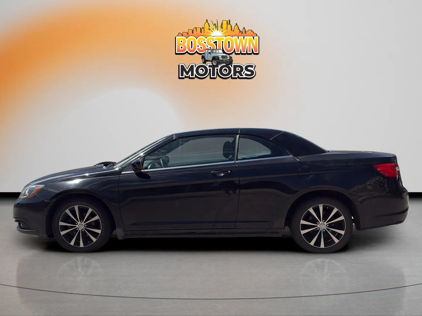 Used 2013 Chrysler 200 S FWD image 3