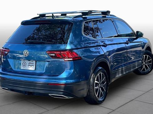 Used 2019 Volkswagen Tiguan SE w/ Panoramic Sunroof Package image 12