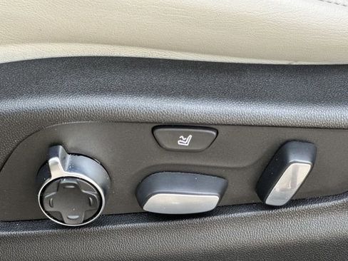 Used 2022 Cadillac XT4 Premium Luxury w/ Enhanced Visibility Package image 12