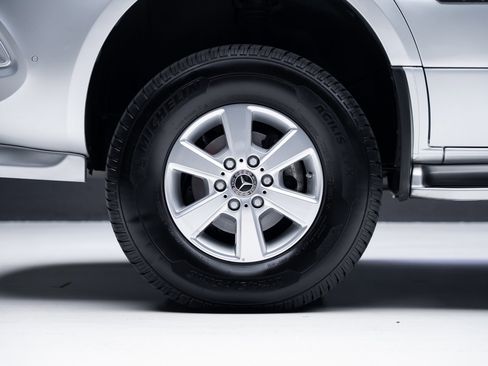 Used 2022 Mercedes-Benz Sprinter 144 Cargo image 19