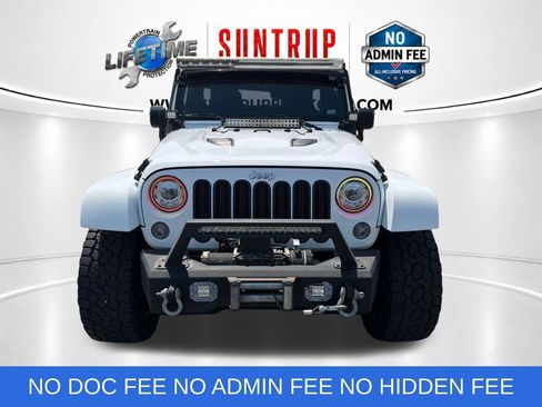 Used 2017 Jeep Wrangler Unlimited Rubicon AWD/4WD image 9
