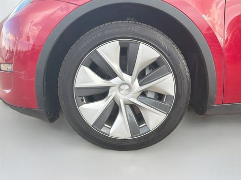 Used 2022 Tesla Model Y Long Range AWD/4WD image 11