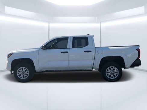 Used 2024 Toyota Tacoma SR image 6