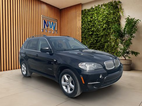 Used 2012 BMW X5 xDrive50i image 1