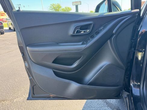 Used 2020 Chevrolet Trax LS w/ Tint and Cruise Package image 15