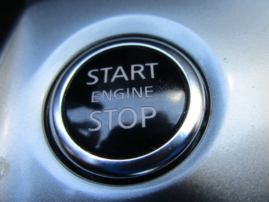 Used 2025 Nissan Altima 2.5 SV FWD image 42